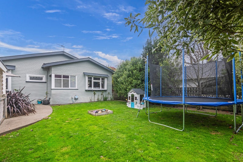 12 Manson Street, Terrace End, Palmerston North - Carousel 2