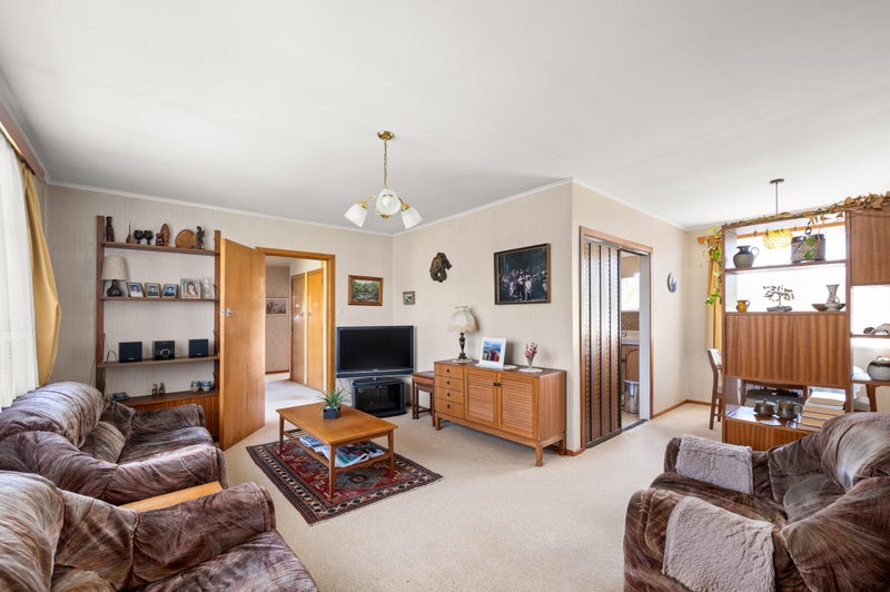 68 Buscomb Avenue, Henderson, Auckland - Carousel 1