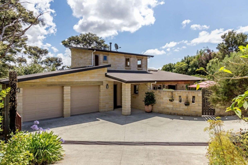 12 Blue Gum Drive, Warkworth, Warkworth - Carousel 1