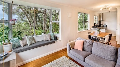 10 Raroa Road, Kelburn, Wellington - Carousel 1