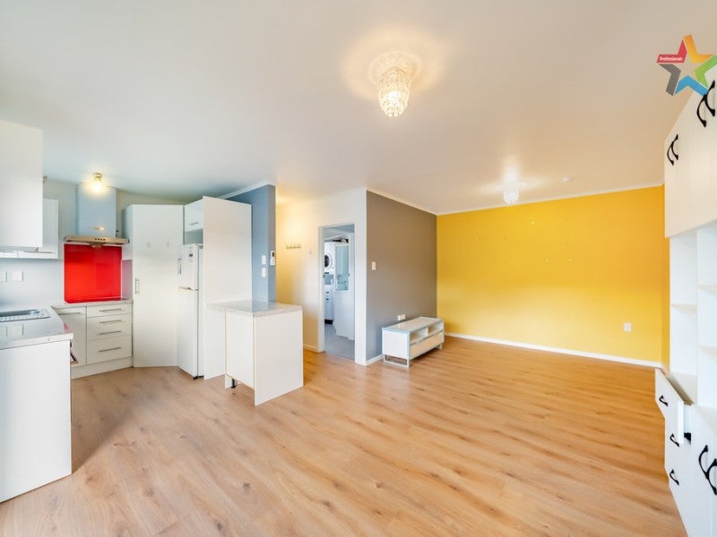 2/6 Main road, Wainuiomata, Lower Hutt - Carousel 2