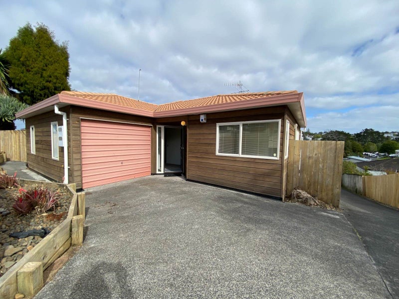1/24 Wylie Avenue, Sunnynook, Auckland - Carousel 1