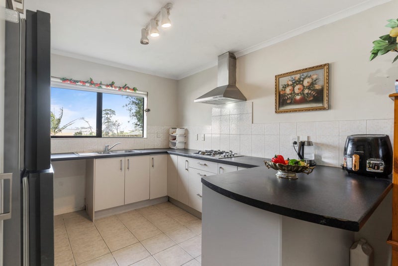 38E Crossandra Drive, Mangere, Auckland - Carousel 2