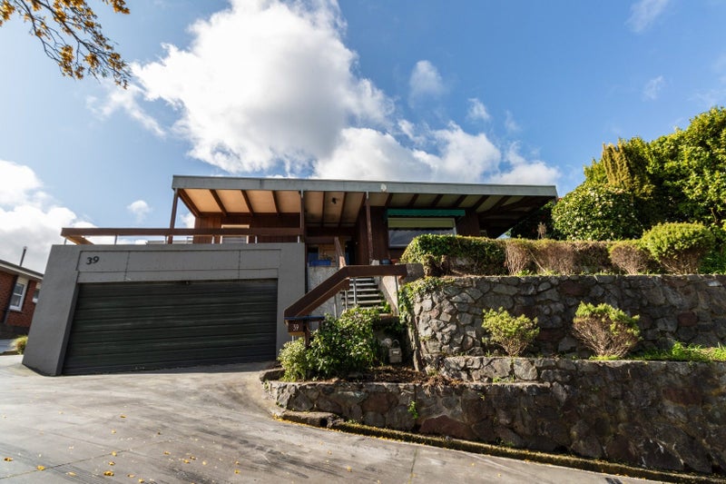 39 Lucknow Terrace, Khandallah, Wellington - Carousel 1