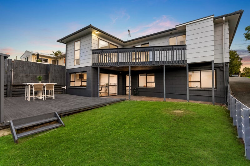 1/57 Aeroview Drive, Beach Haven, Auckland - Carousel 1