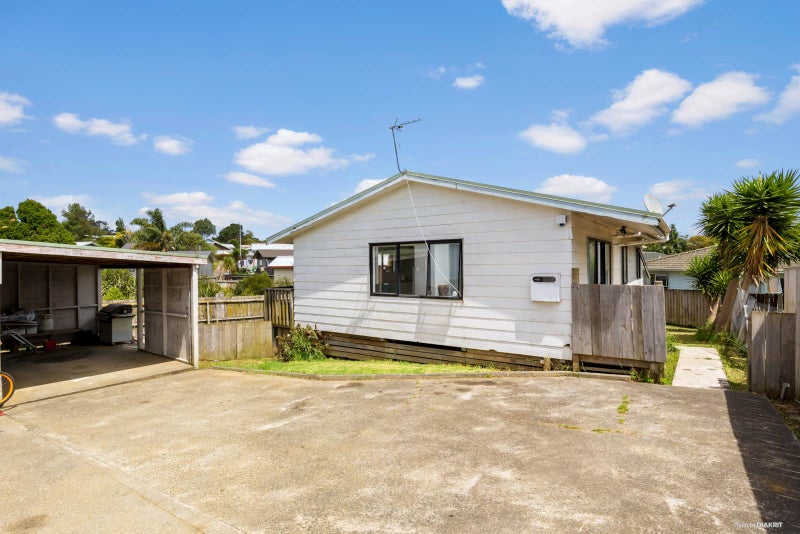 2/11 Igloo Place, Red Hill, Papakura - Carousel 1