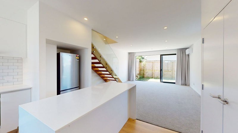 9/166 Queens Drive, Lyall Bay, Wellington - Carousel 2