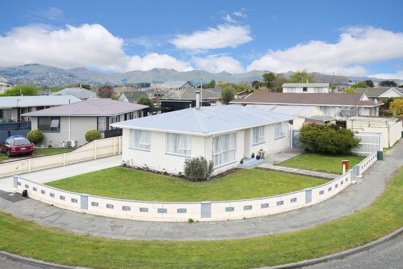 5 Rosanna Place, Aranui, Christchurch - Carousel 1