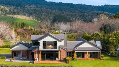 11 Chestnut Lane, Te Puke - Carousel 1