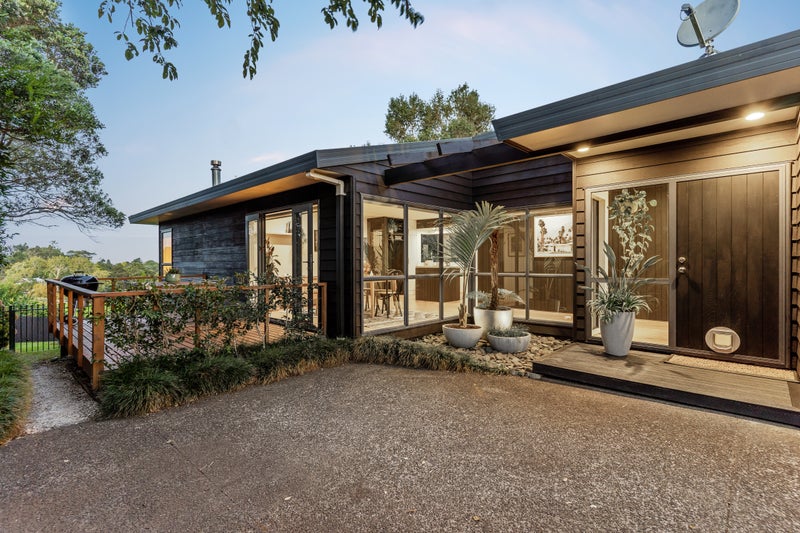 64 Christian Road, Swanson, Auckland - Carousel 1