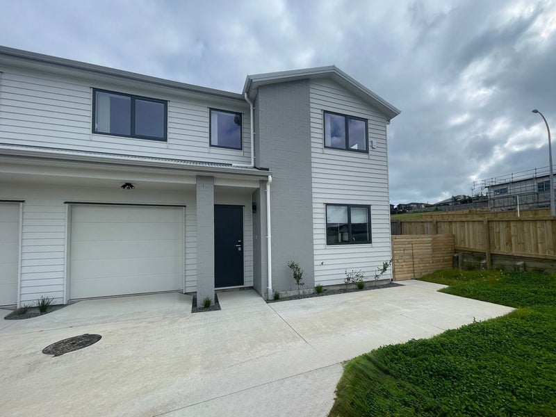136 Ninth View Avenue, Beachlands, Auckland - Carousel 2