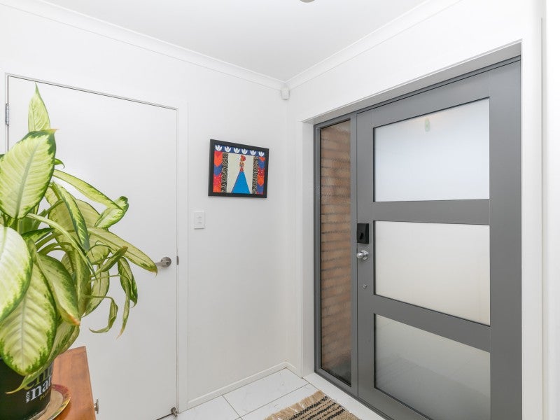 2 Blackwood Crescent, Glenview, Hamilton - Carousel 2