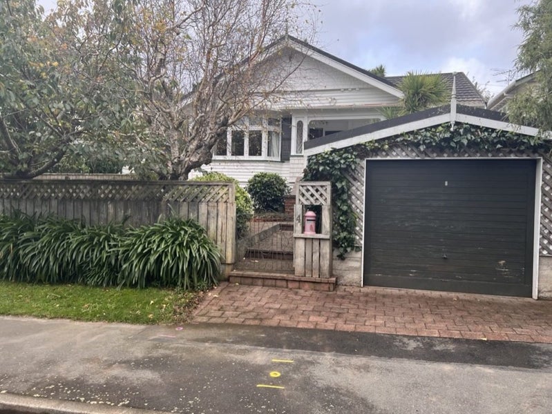 4 Newcombe Crescent, Karori, Wellington - Carousel 1