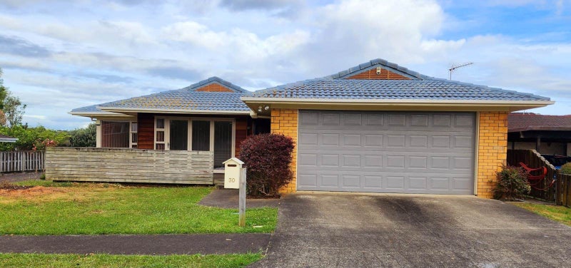 30 Borrowdace Avenue, Botany Downs, Auckland - Carousel 1
