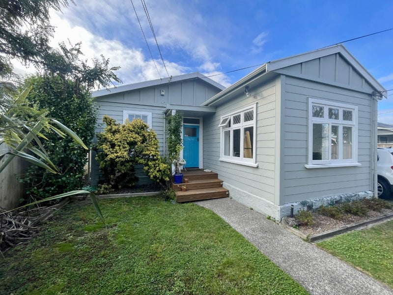 30 Awamutu Grove, Waiwhetu, Lower Hutt - Carousel 1