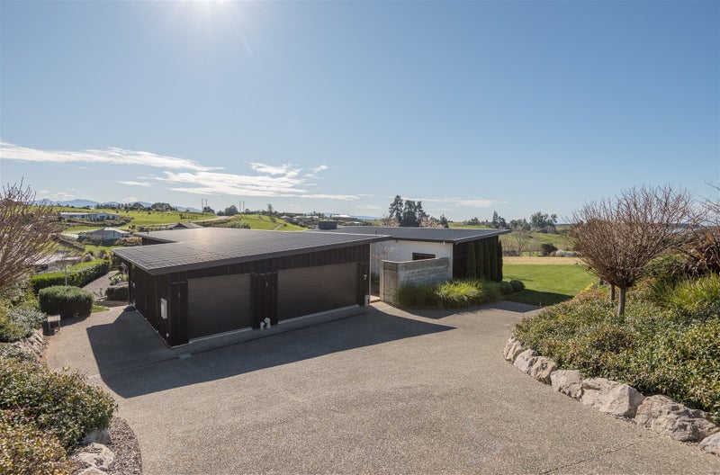 7 Ribbonwood Lane, Redwood Valley - Carousel 2