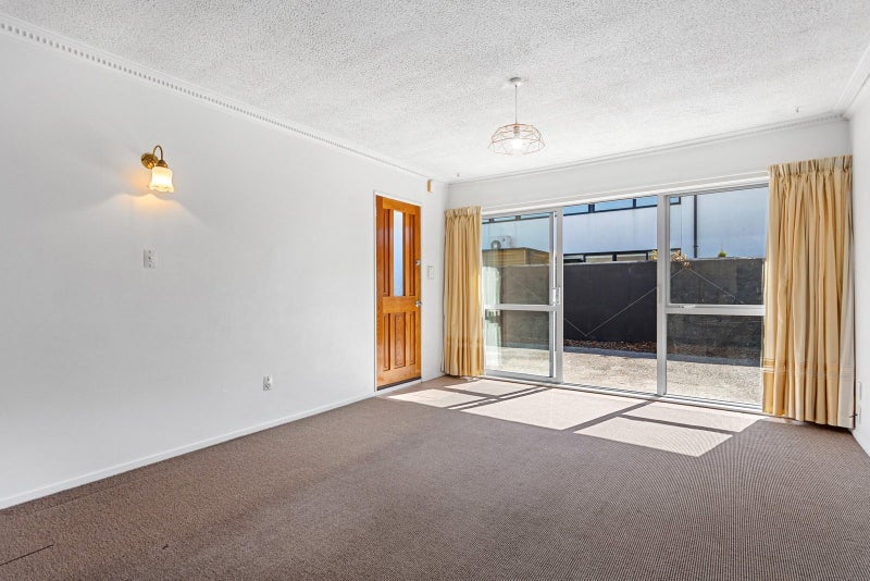 2/110 Caledonian Road, St Albans, Christchurch - Carousel 2