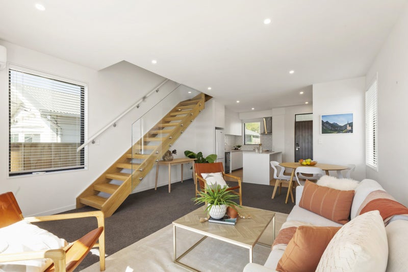 1/166 Queens Drive, Lyall Bay, Wellington - Carousel 2