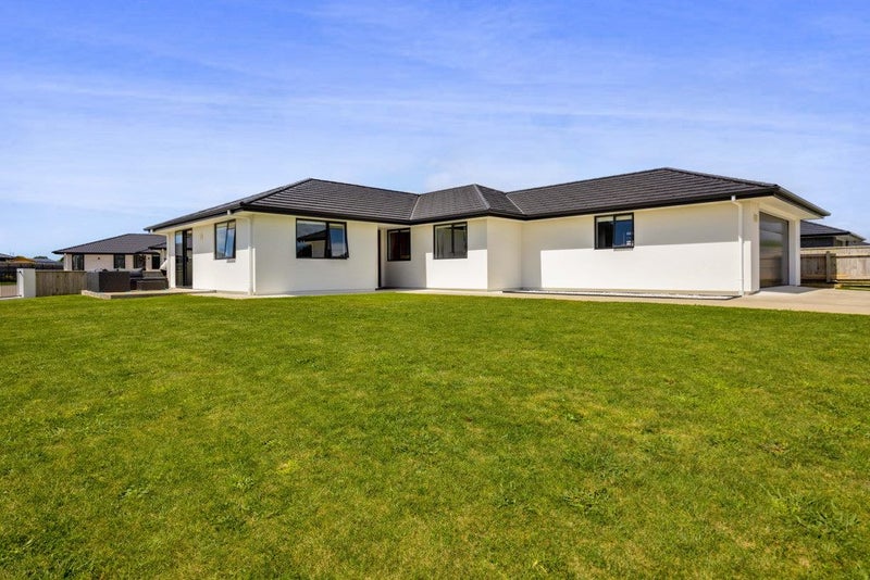 34 Honeyfield Drive, Whalers Gate, New Plymouth - Carousel 1