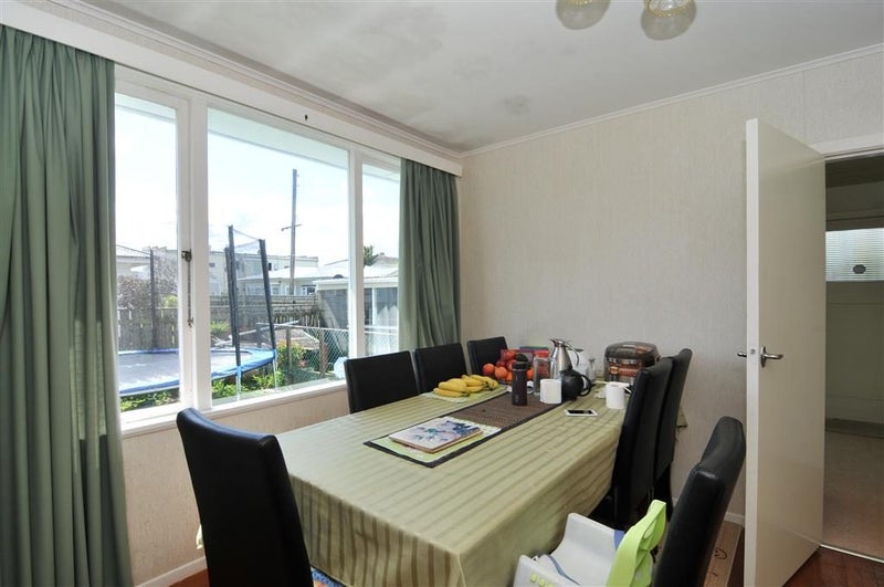 3 Meadows Avenue, Waiwhetu, Lower Hutt - Carousel 6