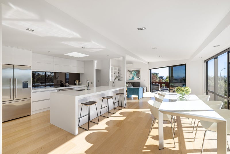 272 Cannon Hill Crescent, Mount Pleasant, Christchurch - Carousel 2