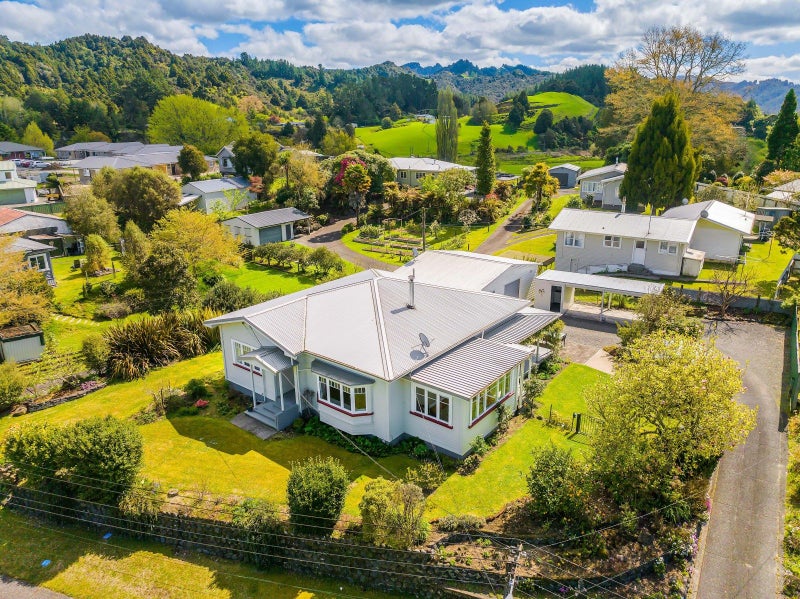 70 Ward Street, Taumarunui - Carousel 1
