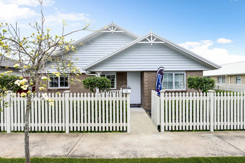 23 Queens Park Crescent, Frankton, Hamilton - Carousel 1