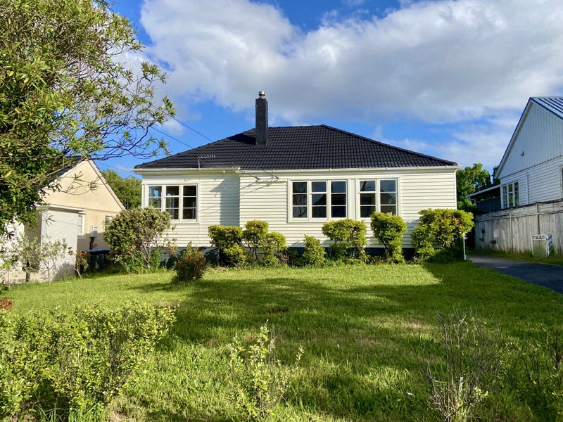 6 Daventry Street, Waterview, Auckland - Carousel 1