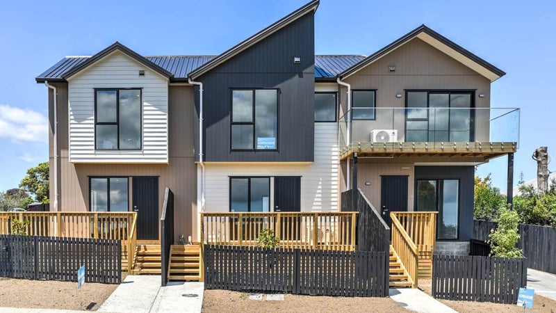 35A Cedar Heights Avenue, Massey, Auckland - Carousel 1