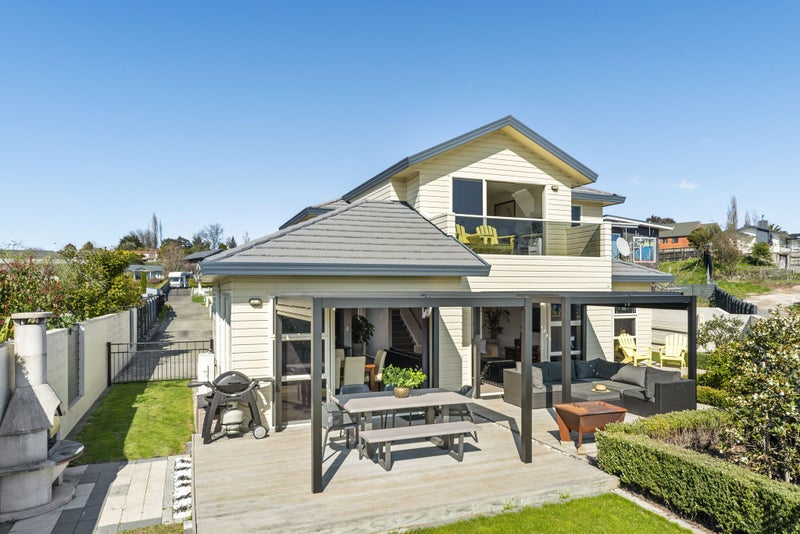 1/2 The Moorings, Two Mile Bay, Taupo - Carousel 27