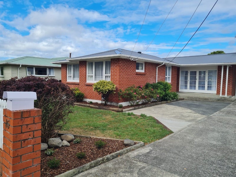 15 Charles Street, Clouston Park, Upper Hutt - Carousel 1