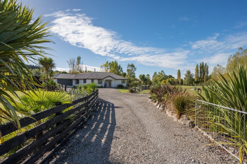 231 Westdale Road, Redwood Valley - Carousel 24