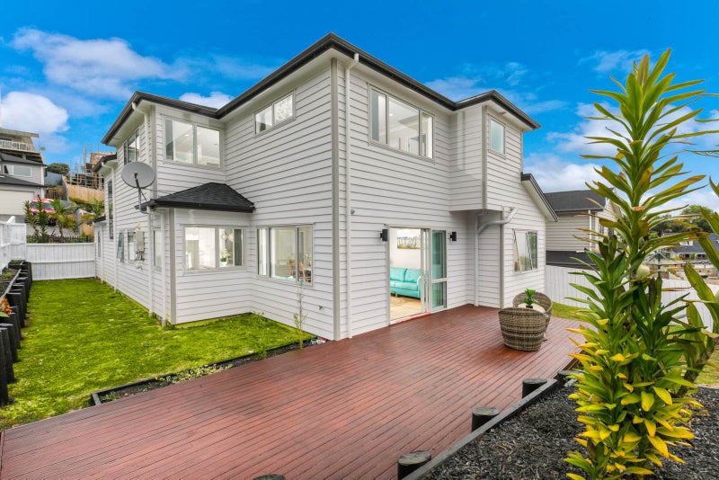 18 Bridget Court, Red Beach, Red Beach - Carousel 1