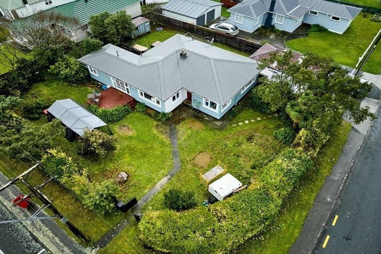168 Wellington Road, Wainuiomata, Lower Hutt - Carousel 24