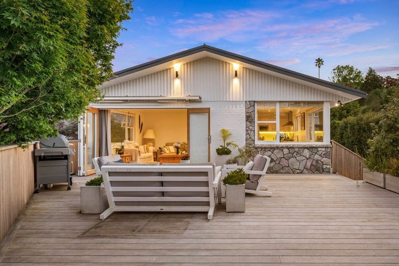 5 Chevron Place, Castor Bay, Auckland - Carousel 1