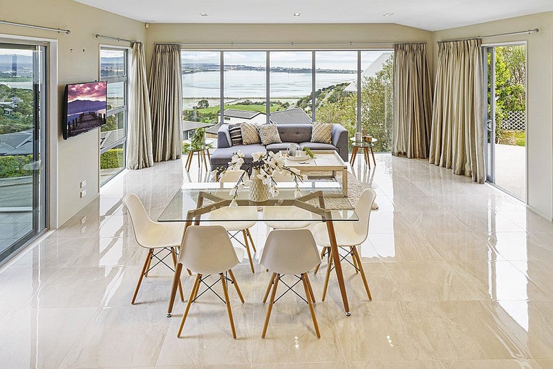 14 Omeo Crescent, Redcliffs, Christchurch - Carousel 2