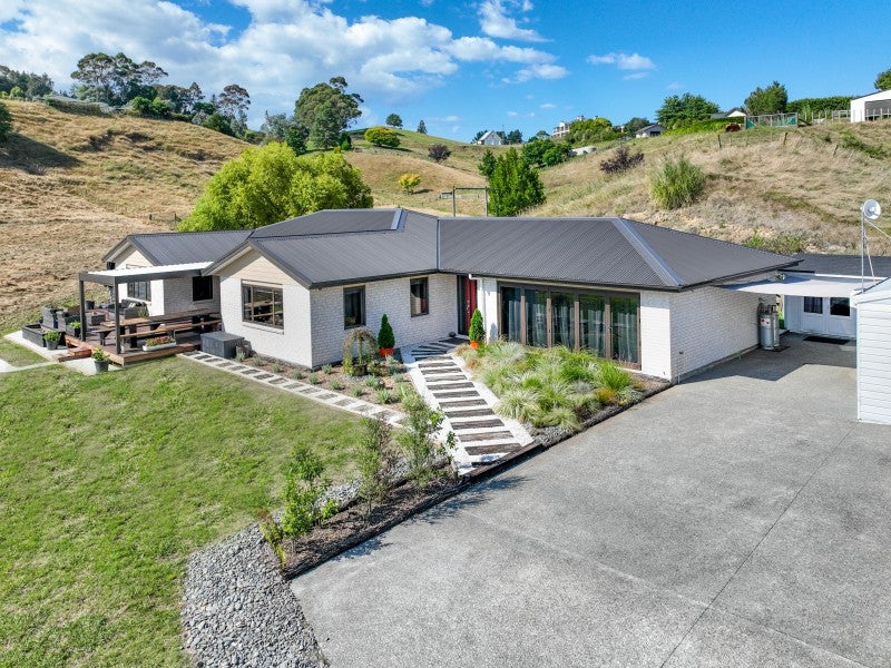 25 Nilgiri Road, Poraiti, Napier - Carousel 2