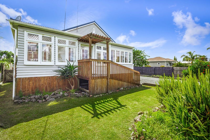 41 Parakai Avenue, Parakai, Helensville - Carousel 1