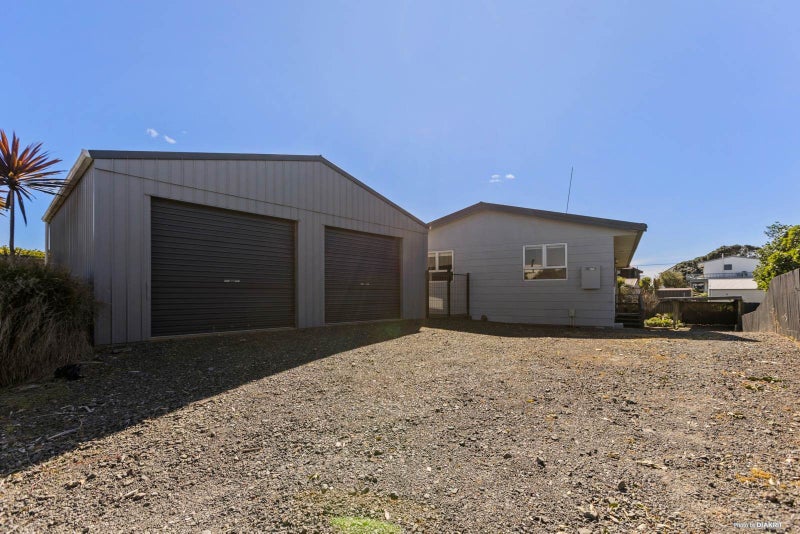1297 Papamoa Beach Road, Papamoa Beach, Papamoa - Carousel 2