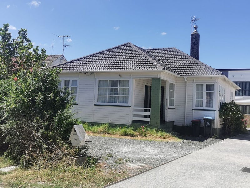 19 Hargest Terrace, Mount Albert, Auckland - Carousel 1
