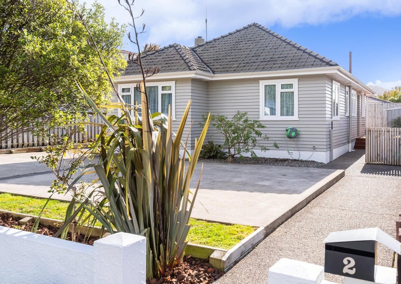 2 Lyndhurst Road, Tawa, Wellington - Carousel 1