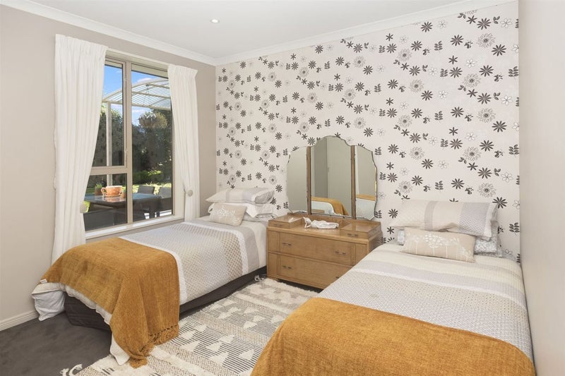 26 Applefield Court, Northwood, Christchurch - Carousel 21