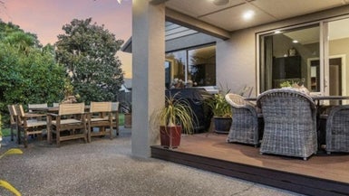 51 Palliser Drive, Huntington, Hamilton - Carousel 1