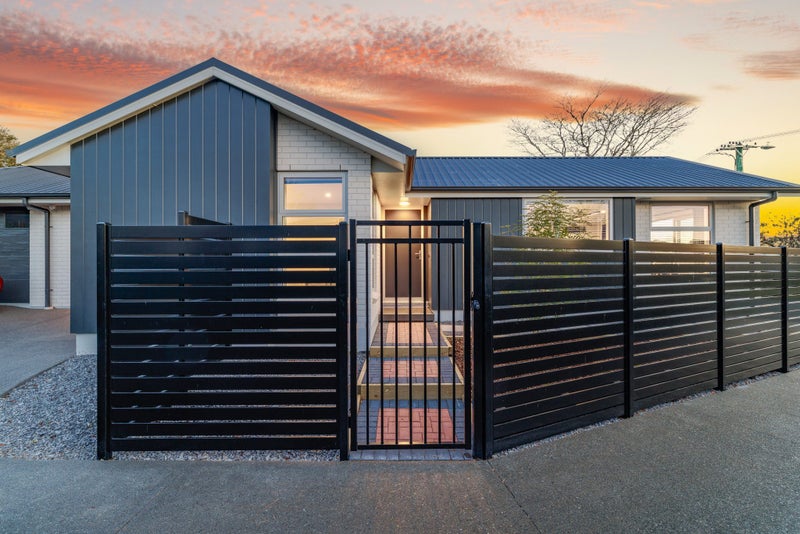 8 Wychwood Crescent, Bishopdale, Christchurch - Carousel 2