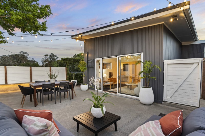 15 Eskdale Road, Birkdale, Auckland - Carousel 1