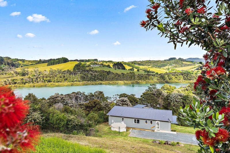 20 Green Road, Warkworth - Carousel 2