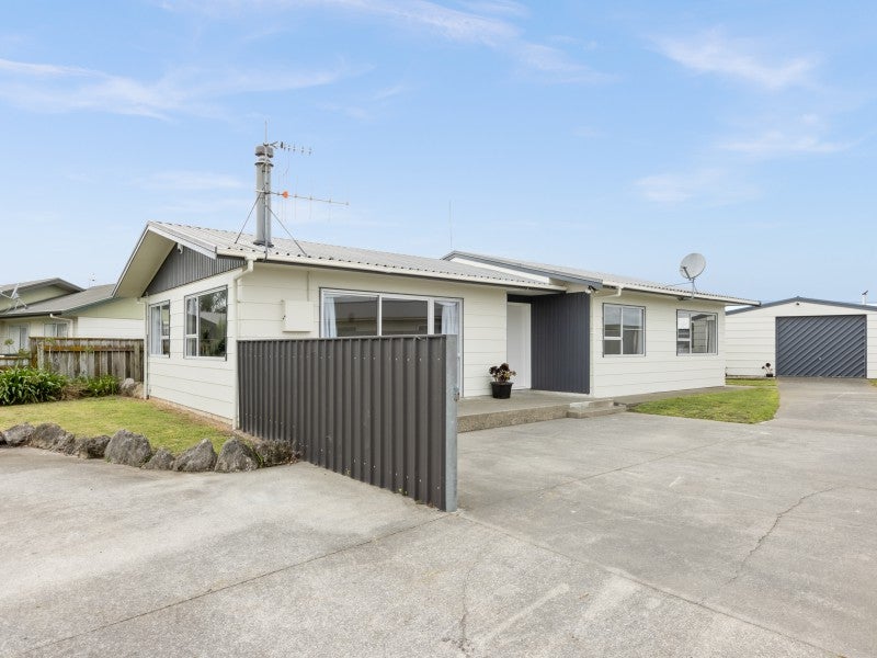 404 Kennedy Road, Pirimai, Napier - Carousel 1