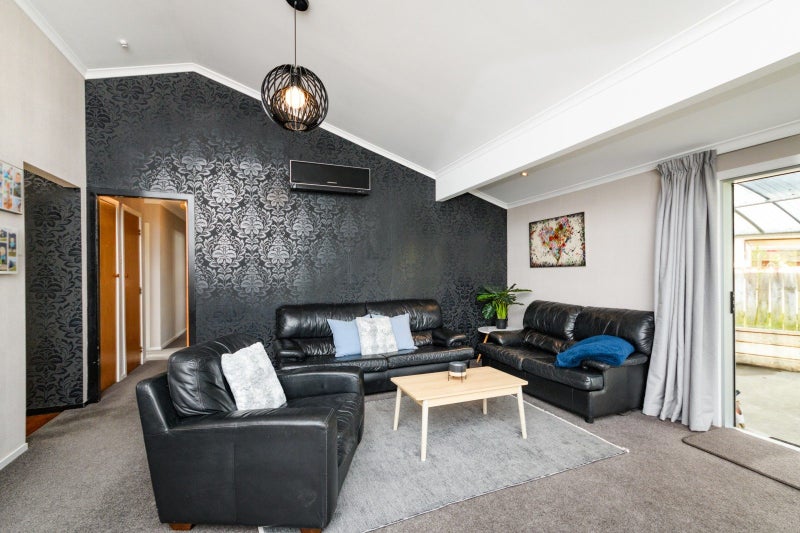 17 Patea Place, Terrace End, Palmerston North - Carousel 2