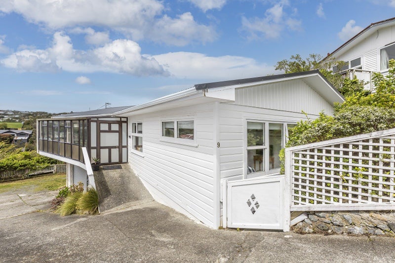 9 Blandford Way, Newlands, Wellington - Carousel 2