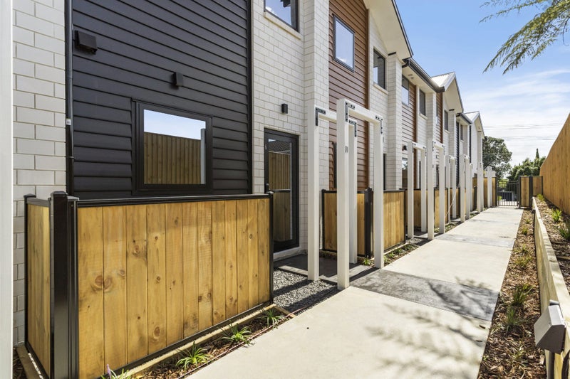 6/170 Don Buck Road, Massey, Auckland - Carousel 2